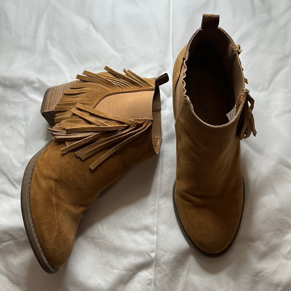 American eagle ankle boots. Size US 7!